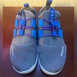 Brand new size 5.5 Y Nike sneakers